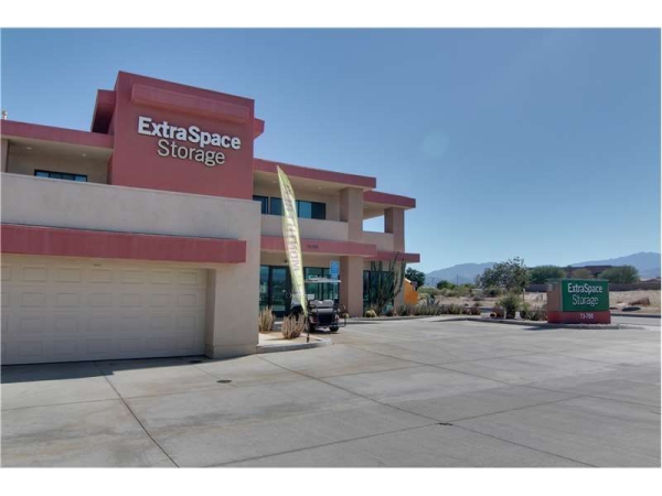 Facility photo: //images.sparefoot.com/medium/2324616994340ee5cee.jpg