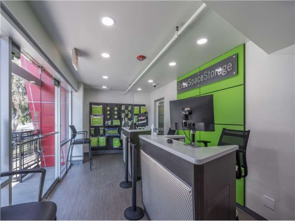 Facility photo: //images.sparefoot.com/medium/232466699433d0c4d32.jpg