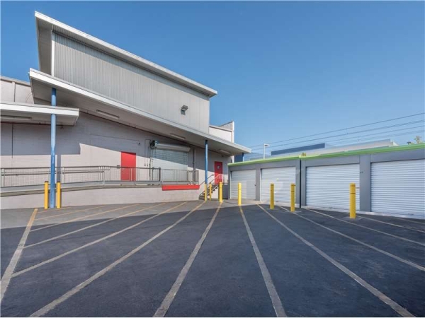 Facility photo: //images.sparefoot.com/medium/232466699433d18c711.jpg