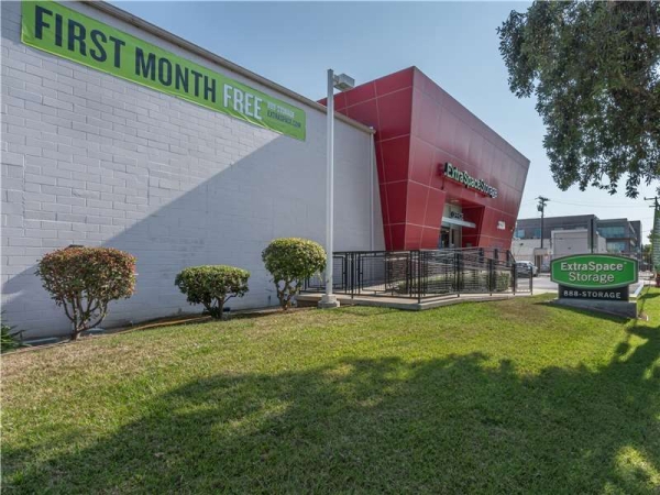 Facility photo: //images.sparefoot.com/medium/232466699433d31a94f.jpg