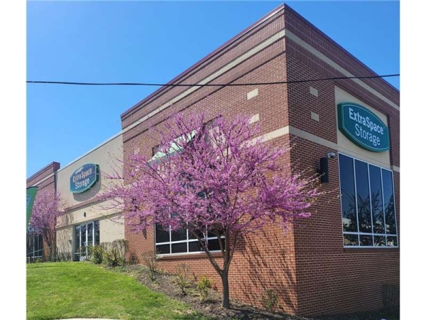 Facility photo: //images.sparefoot.com/medium/232492699434b6cf206.jpg
