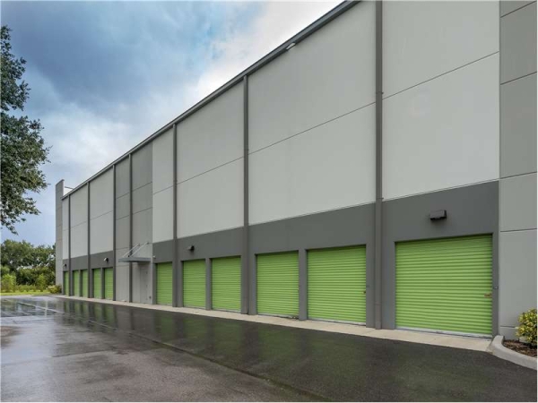 Storage Units at Extra Space Storage - 1835 - Sarasota - Edgelake Dr - 6200 Edgelake Drive
