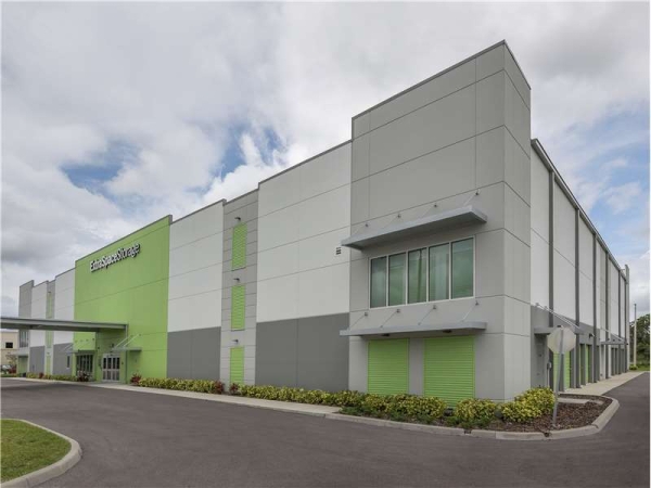 Storage Units at Extra Space Storage - 1835 - Sarasota - Edgelake Dr - 6200 Edgelake Drive