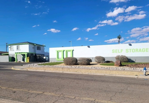 Facility photo: //images.sparefoot.com/medium/23249769943467b1ac7.jpg