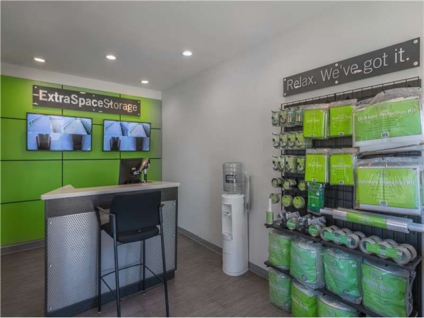 Facility photo: //images.sparefoot.com/medium/232506699434641ca30.jpg