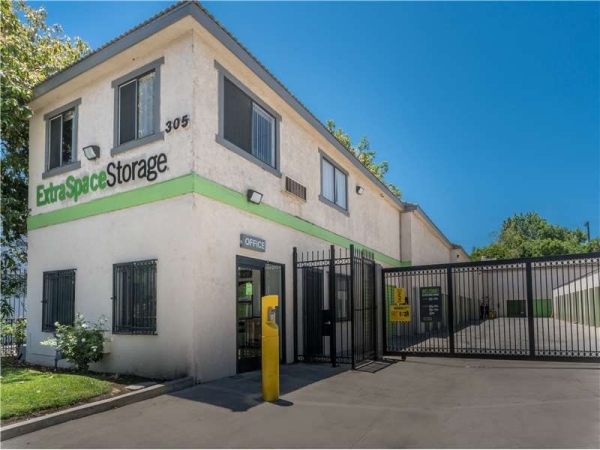 Facility photo: //images.sparefoot.com/medium/232506699434663a738.jpg