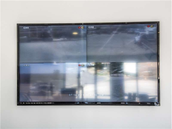 Facility photo: //images.sparefoot.com/medium/2325266994341c820c3.jpg