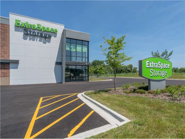 Facility photo: //images.sparefoot.com/medium/23254564e02e253c5b6.jpg