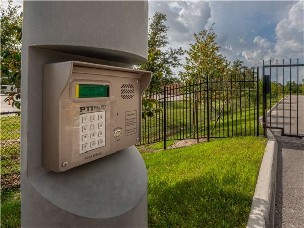 Storage Units at Extra Space Storage - 8817 - Naples - Davis Blvd - 8471 Davis Boulevard