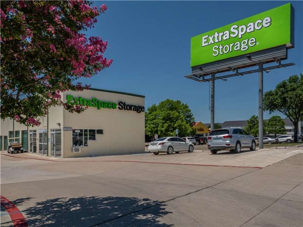 Facility photo: //images.sparefoot.com/medium/23261264e0321e97249.jpg