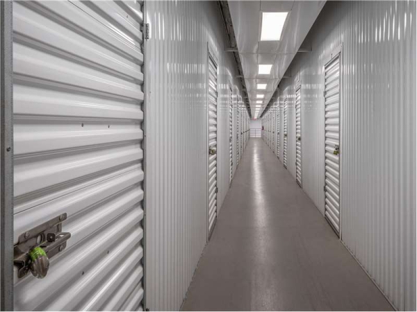 Facility photo: //images.sparefoot.com/medium/23261264e0322171748.jpg
