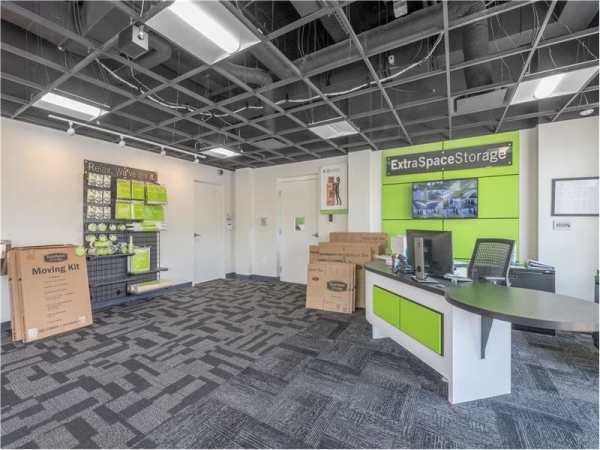 Facility photo: //images.sparefoot.com/medium/2326206a4b9acae280a.jpg
