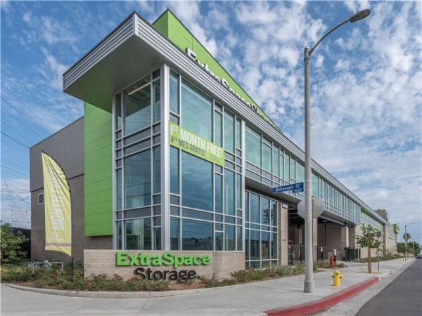 Facility photo: //images.sparefoot.com/medium/232627699434c2aee4d.jpg