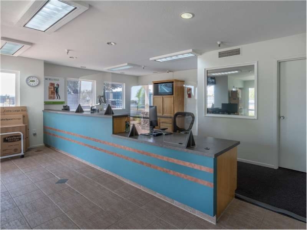 Facility photo: //images.sparefoot.com/medium/232632699434deb5fe1.jpg