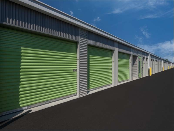 Facility photo: //images.sparefoot.com/medium/23263464e033775c3e4.jpg