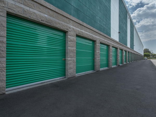 Facility photo: //images.sparefoot.com/medium/2326476994347045e29.jpg