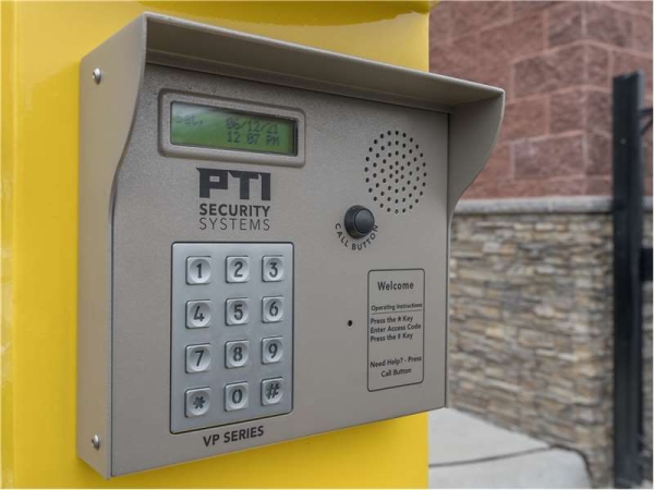 Facility photo: //images.sparefoot.com/medium/23266164e034bea84cb.jpg