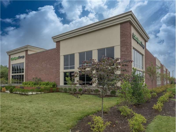 Facility photo: //images.sparefoot.com/medium/23266164e034bfd5618.jpg