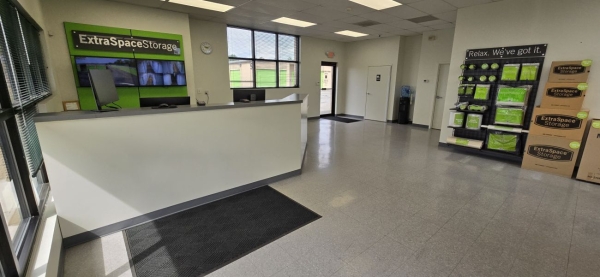 Storage Units at Extra Space Storage - 7473 - Leesburg - Trailview Blvd - 904 Trailview Boulevard Southeast