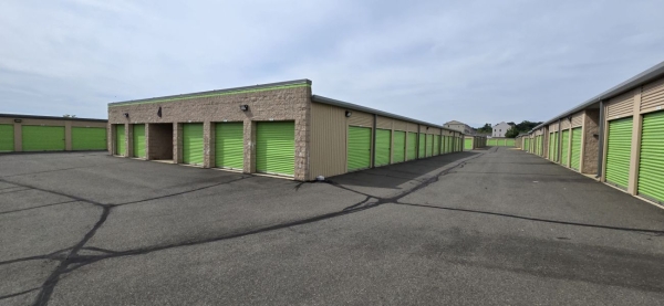 Storage Units at Extra Space Storage - 7473 - Leesburg - Trailview Blvd - 904 Trailview Boulevard Southeast