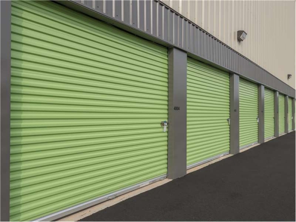 Facility photo: //images.sparefoot.com/medium/23267364e0353bd1a1b.jpg