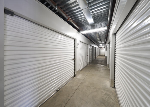 Facility photo: //images.sparefoot.com/medium/23270966fac93e82242.jpg