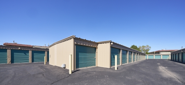Facility photo: //images.sparefoot.com/medium/23270966fac947839ac.jpg