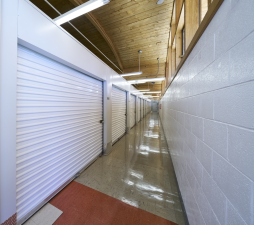 Facility photo: //images.sparefoot.com/medium/23270966fac94d55eea.jpg