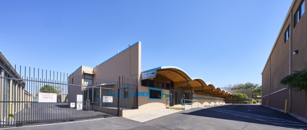 Facility photo: //images.sparefoot.com/medium/23270966face145e8ec.jpg