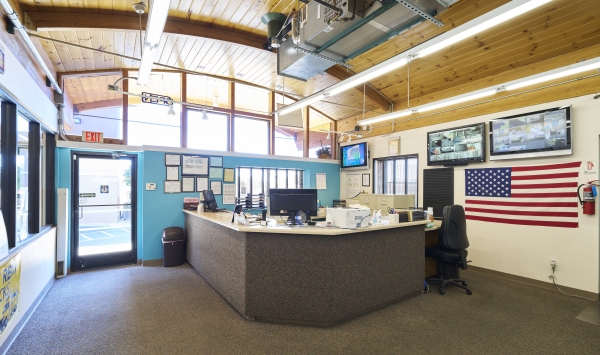 Facility photo: //images.sparefoot.com/medium/23270966face5a1cc5f.jpg