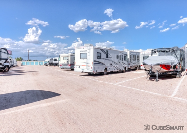 Facility photo: //images.sparefoot.com/medium/232728695f5ab33017a.jpg