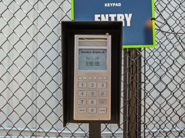 Facility photo: //images.sparefoot.com/medium/2327376a0c58febb527.jpg