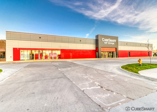 Facility photo: //images.sparefoot.com/medium/23279269ddf045ae83c.jpg