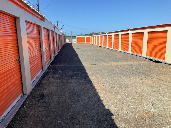 Facility photo: //images.sparefoot.com/medium/23282568c3582238363.jpg