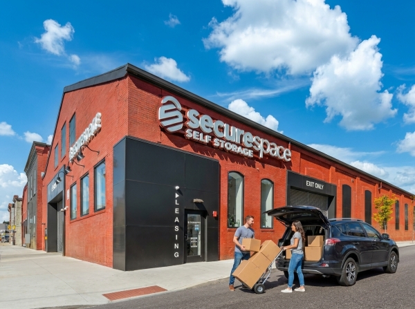 Facility photo: //images.sparefoot.com/medium/23285669f55ce3543f8.jpeg