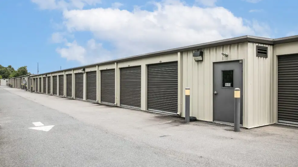 Facility photo: //images.sparefoot.com/medium/232860651dc26772a10.png