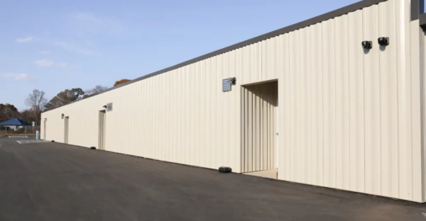 Facility photo: //images.sparefoot.com/medium/23286065cba8b87f7f3.png