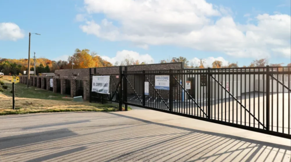 Facility photo: //images.sparefoot.com/medium/23286065cba8ba1a8da.png