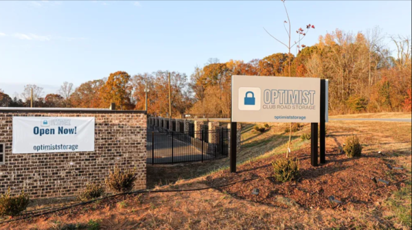 Facility photo: //images.sparefoot.com/medium/23286065cbae48b78c3.png