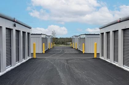 Facility photo: //images.sparefoot.com/medium/232863688ba27c3e5a8.jpg