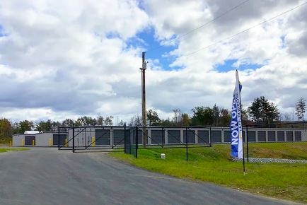 Facility photo: //images.sparefoot.com/medium/232863688ba28703737.jpg