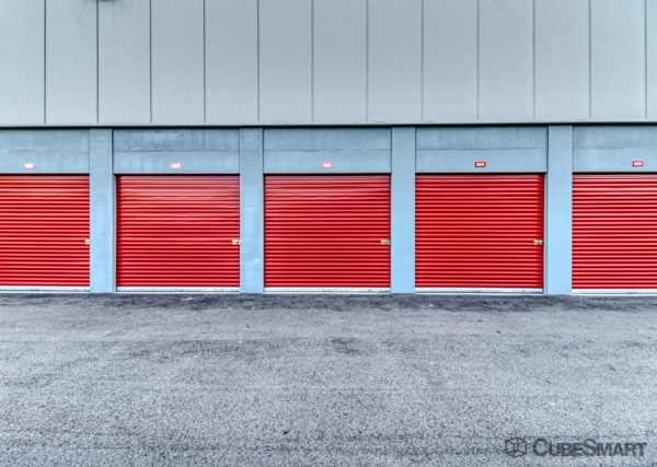 Facility photo: //images.sparefoot.com/medium/232882695e401dd1585.jpg