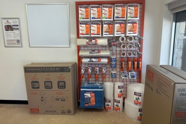 Facility photo: //images.sparefoot.com/medium/23288368a9c0b6d6a64.jpg