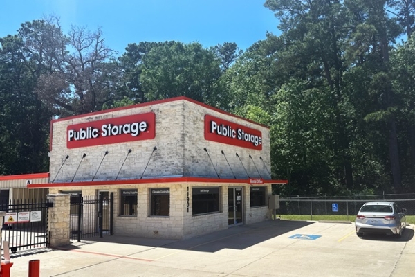 Facility photo: //images.sparefoot.com/medium/2328836a03304f084de.jpg