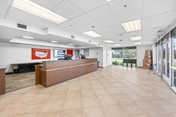 Facility photo: //images.sparefoot.com/medium/2329106878f758df548.jpg