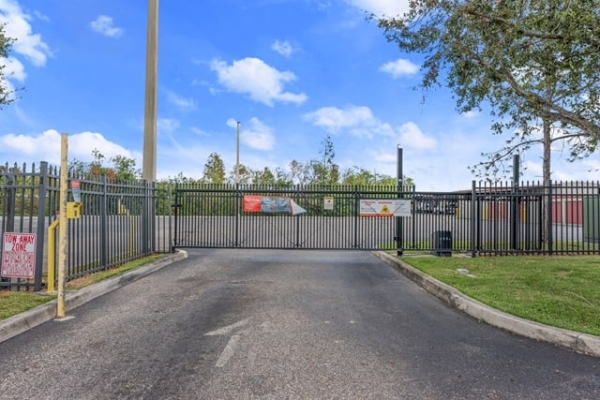 Storage Units at Public Storage - Gibsonton - 12704 S US Highway 41 - 12704 S US Highway 41