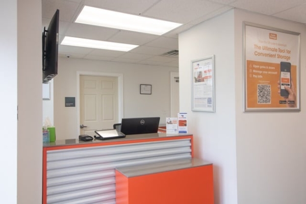 Facility photo: //images.sparefoot.com/medium/23291469f4a85272756.jpg