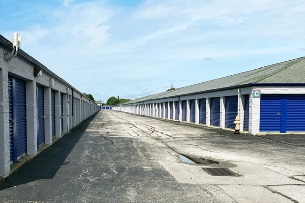 Facility photo: //images.sparefoot.com/medium/2329156a032f501edf7.jpg