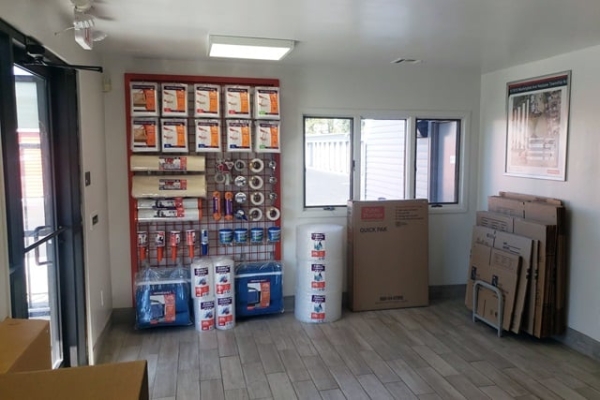 Facility photo: //images.sparefoot.com/medium/23291769f7494d67173.jpg