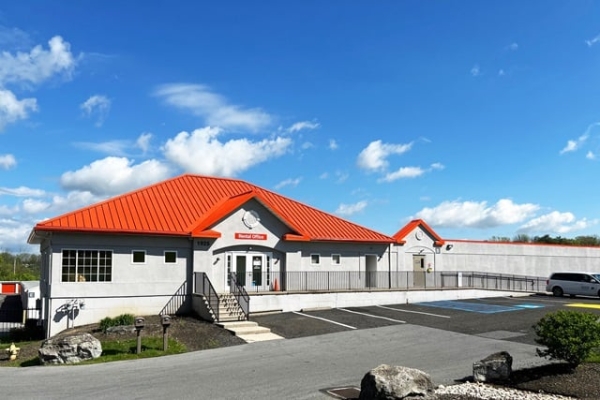 Facility photo: //images.sparefoot.com/medium/23292169f5fa146d4f7.jpg